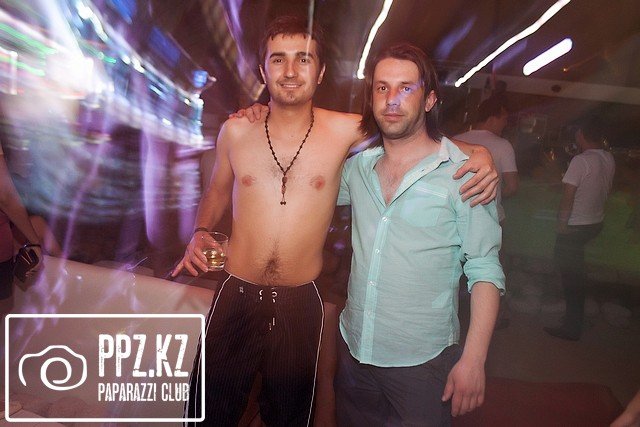 Bikini party @ Khan Shatyr [18/06/11] 