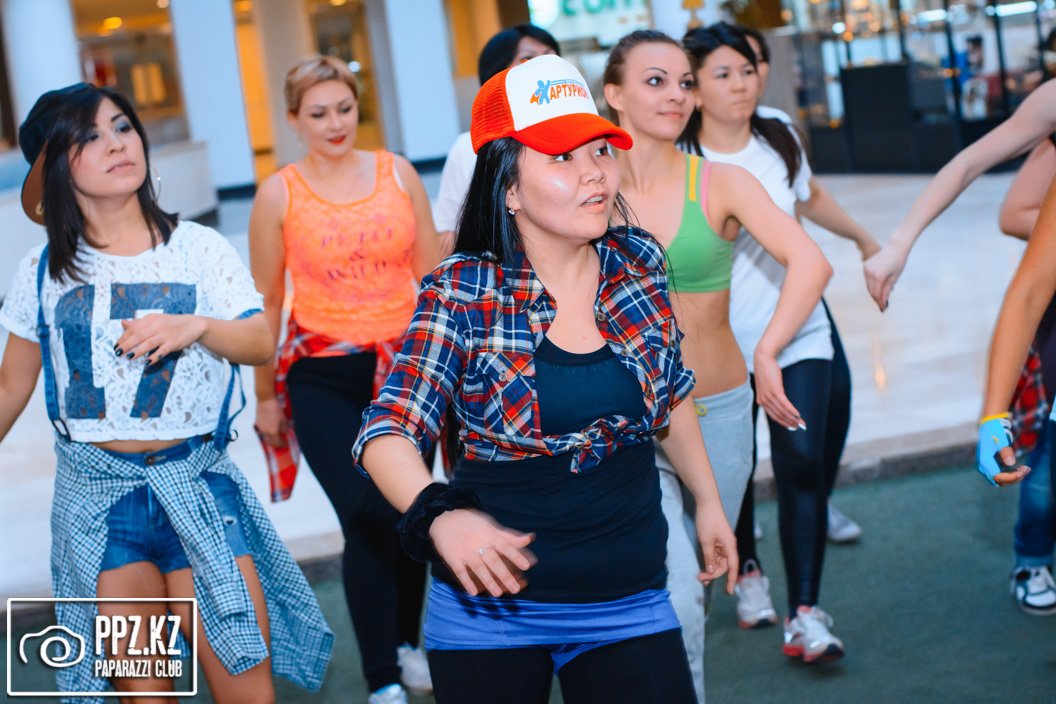 Мастер Класс по танцевальной программе Zumba Астана 09.04.2015 Мастер Класс по танцевальной программе Zumba