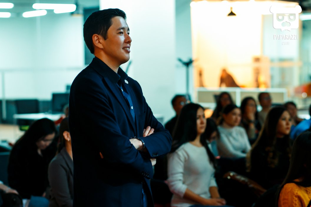 Pecha Kucha КОВОРКИНГ MULTISPACE Астана 20.11.2015 Pecha Kucha КОВОРКИНГ MULTISPACE