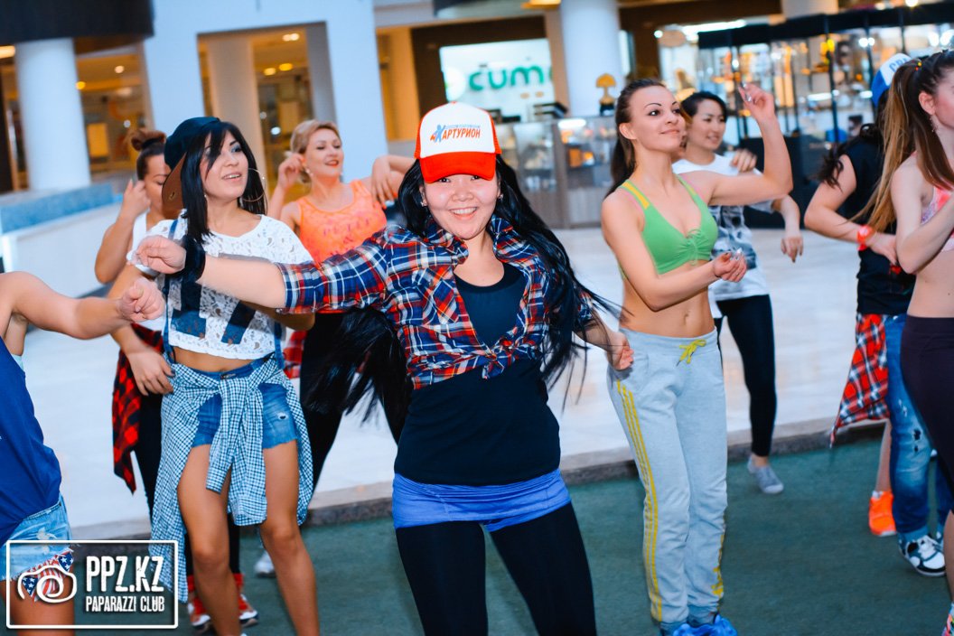 Мастер Класс по танцевальной программе Zumba Астана 09.04.2015 Мастер Класс по танцевальной программе Zumba