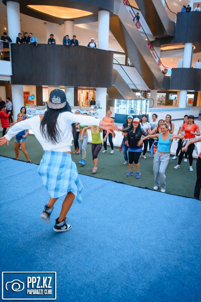 Мастер Класс по танцевальной программе Zumba Астана 09.04.2015 Мастер Класс по танцевальной программе Zumba