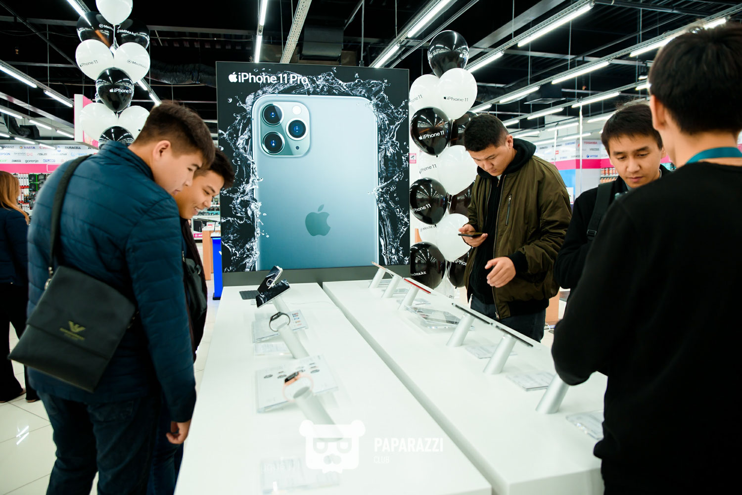 Презентация IPhone 11 в сети магазинах Мечта. ТРЦ Asia Park Астана 27.09.2019 Презентация IPhone 11 в сети магазинах Мечта. ТРЦ Asia Park