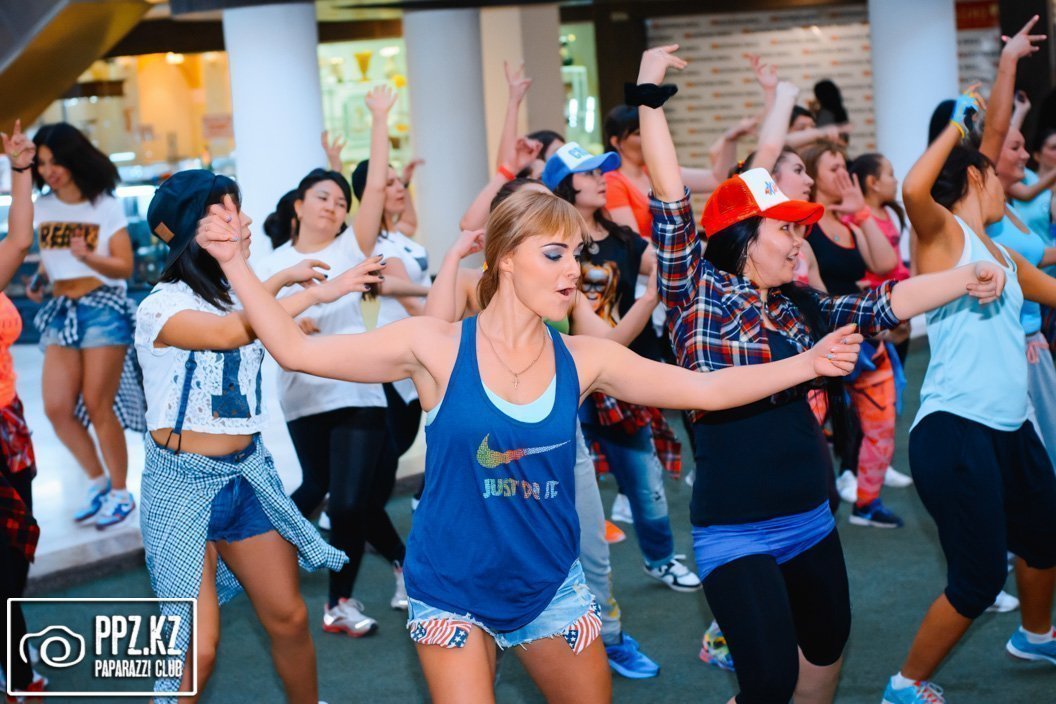 Мастер Класс по танцевальной программе Zumba Астана 09.04.2015 Мастер Класс по танцевальной программе Zumba