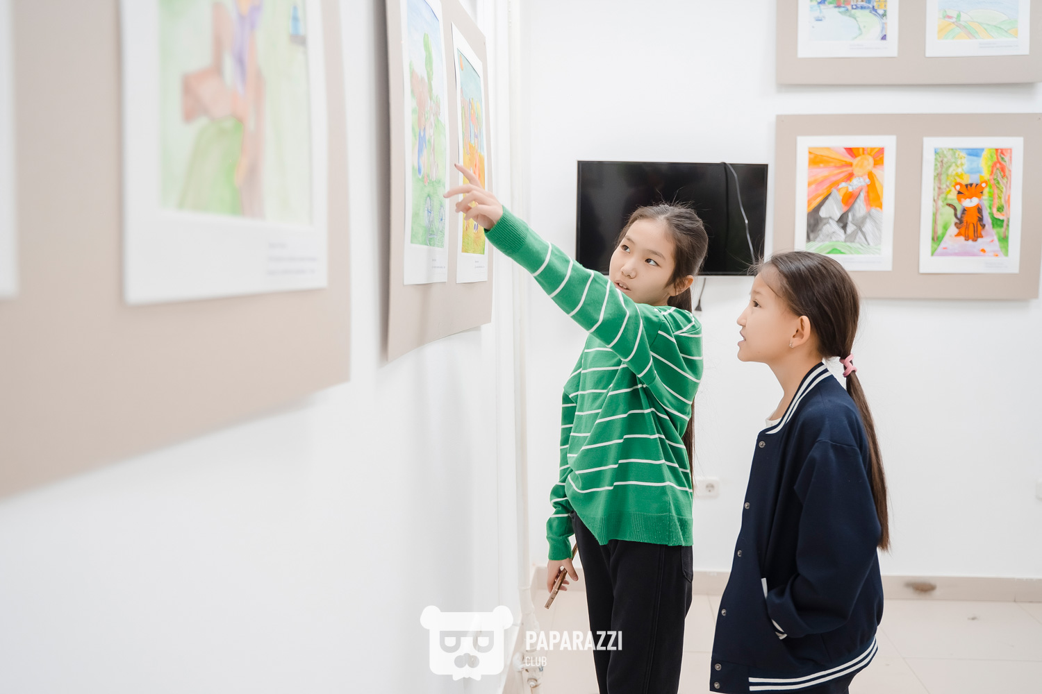 Открытие выставки детских художественных работ Клуба науки и творчества SKILLmix